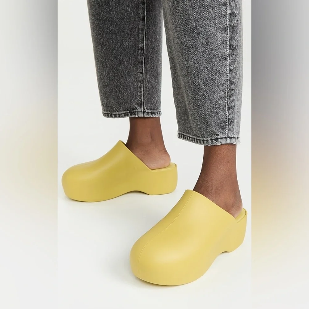 Simon Miller x Melissa Bubble Clog - Picture 1 of 7
